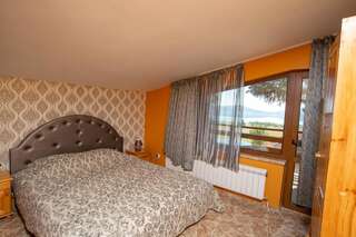 Гостевой дом Sweet Life Family Hotel Цигов-Чарк Junior Suite with Double jacuzzi and Balcony with Lake View-6